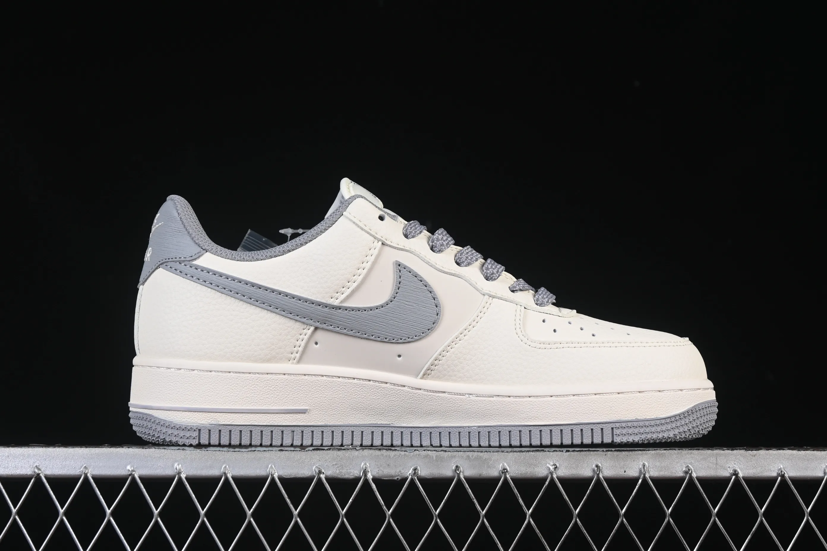 All categories Nk Air Force 1 Air Force series Nk Air Force 1 Low Air Force low-top Nike Air Force 1'07 Low Nike tree pattern classic gray Air Force 1 low-top casual sneakers SM6668-106